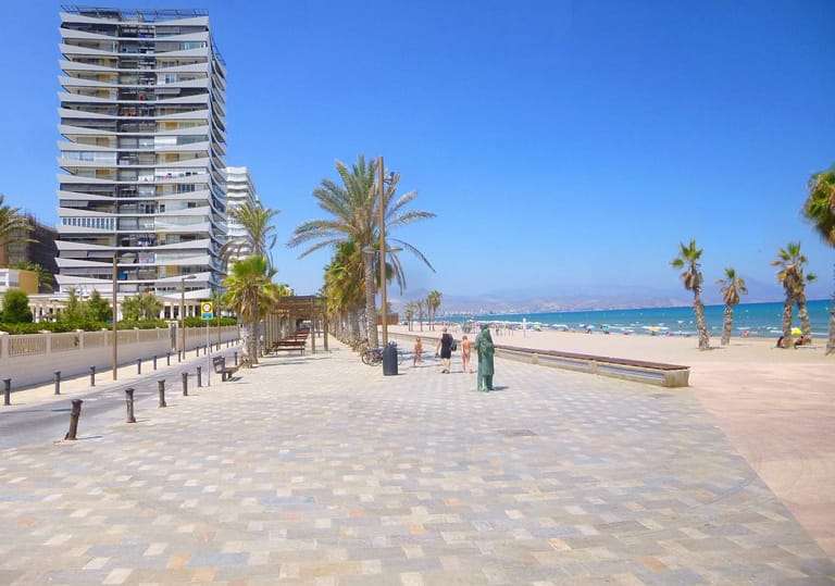 The wide open sand of Playa de San Juan, the beach suburb north of Alicante.